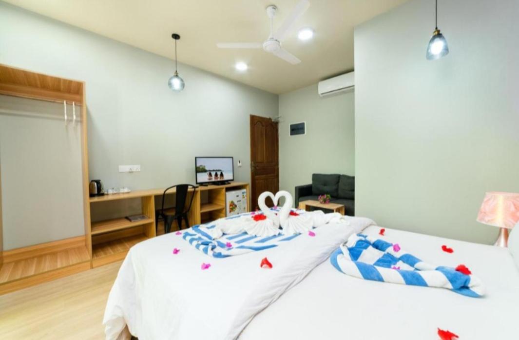 Ukulhas Villa Oceanview Hotel & Spa ภายนอก รูปภาพ